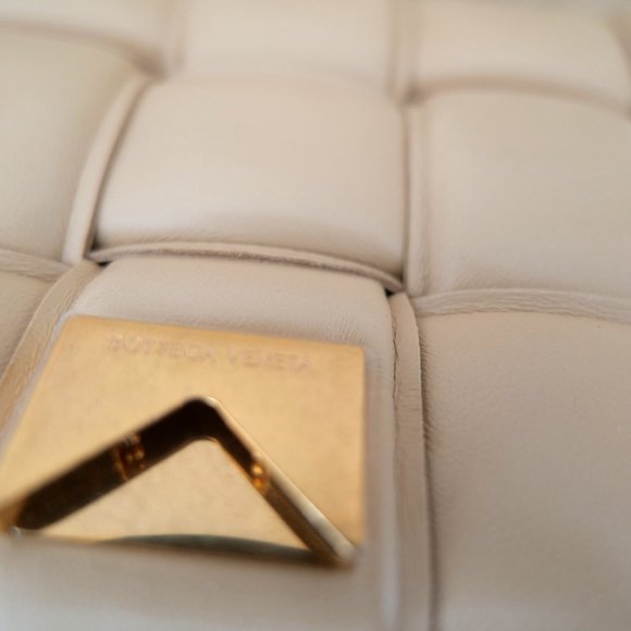 BRAND NEW NEVER USED BOTTEGA VENETA CHAIN CASSETTE BAG - BEIGE - Picture 8 of 16
